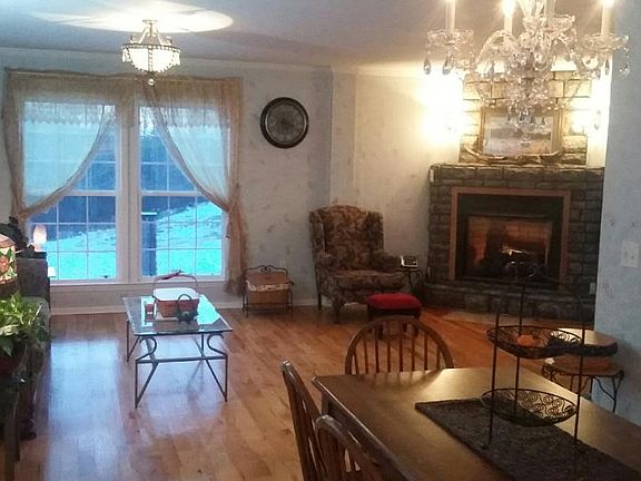 5th image of 946 Eanes Rd NE