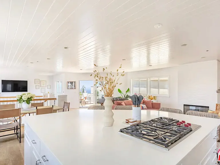 3317 Vista Dr — Photo 8