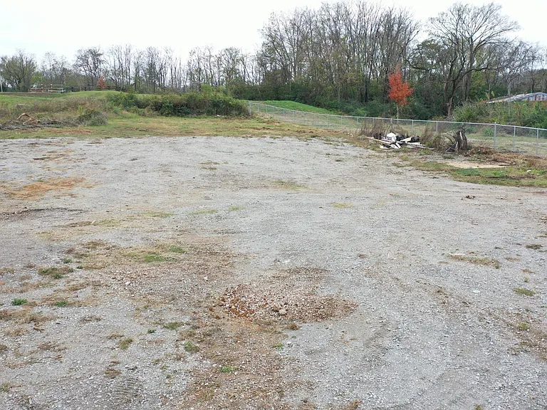 200 Cemetery Ave — Photo 7