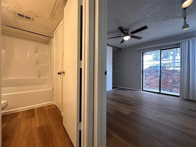 3416 Country Club Dr W #123 — Photo 8