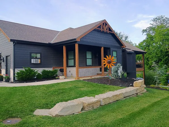 8486 Peoria St, De Soto, KS 66018