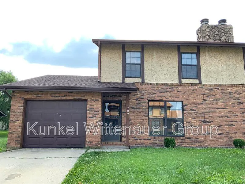 709 Oxen Dr photo 1
