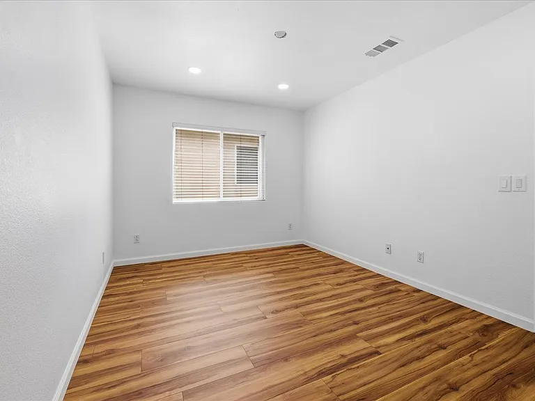10294 Scripps Poway Pkwy #5 — Photo 21