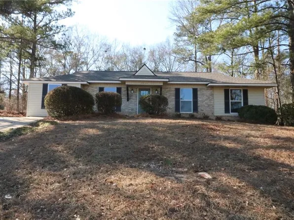 1703 Ridgecrest Dr, Phenix City, AL 36869