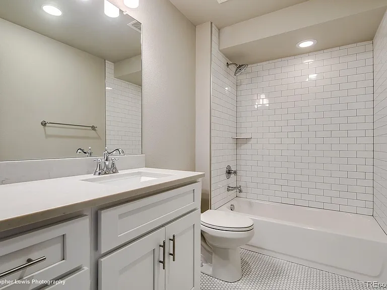 1559 King St — Photo 23