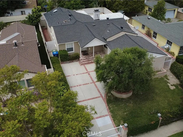 5339 Veloz Ave — Photo 2