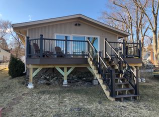 304 N River Rd, Fox River Grove, IL 60021