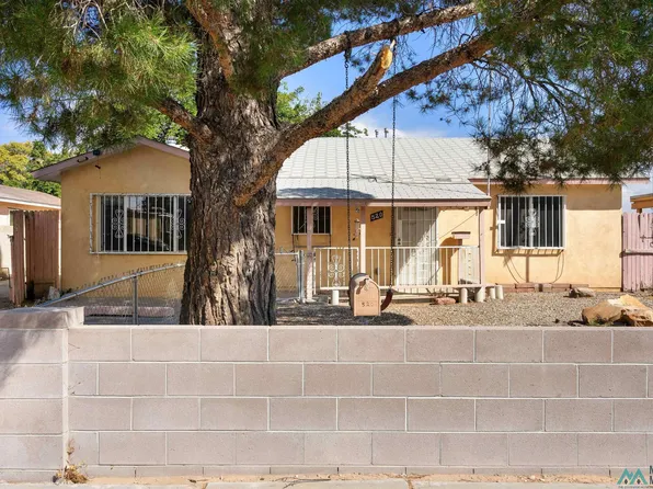 520 61st St NW, Albuquerque, NM 87105