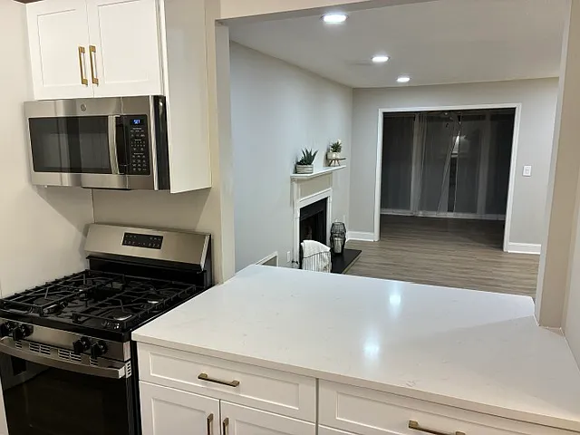Kitchen facing livingroom