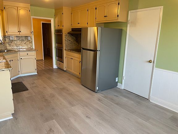 5th image of 3420 Fleetwood Dr #1