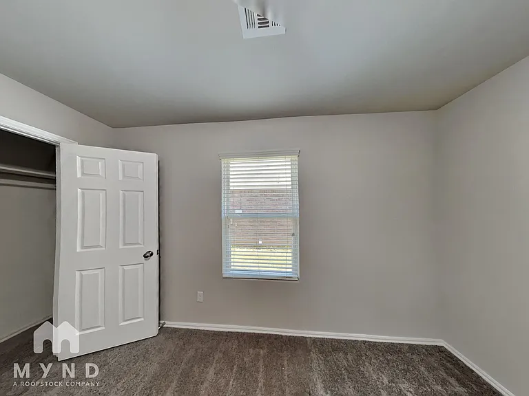 1716 Lanesboro Dr — Photo 11