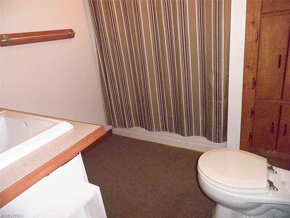 5th image of 4017 Hudson Dr