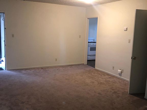 5th image of 2215 N Catalina St APT B