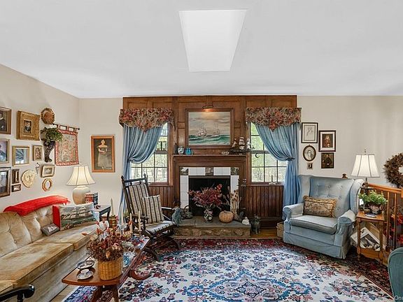 5th image of 11 Apple Blossom Ct