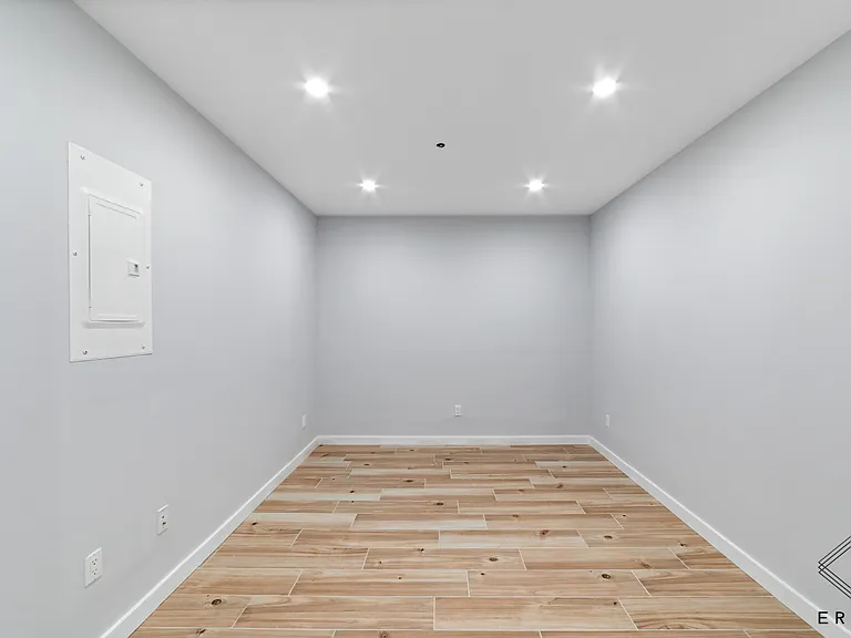 2913 Snyder Ave #1A — Photo 8