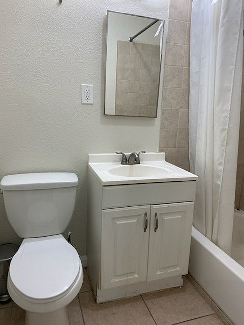 2nd image of 4261 Euclid Ave #8