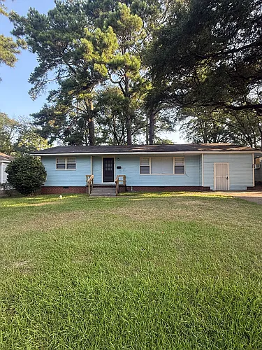 755 Montclair Pl Photo 1