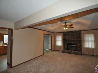 3918 SW Colly Creek Dr, Topeka, KS 66610