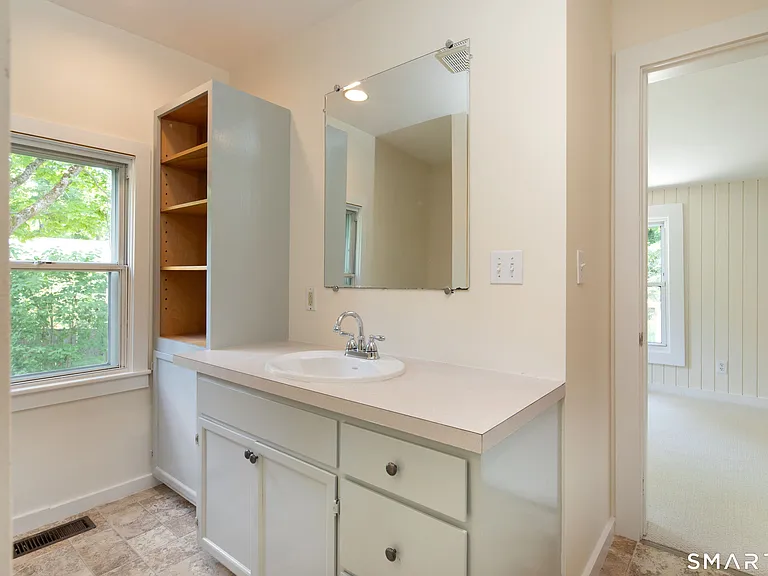 142 Factory St — Photo 13