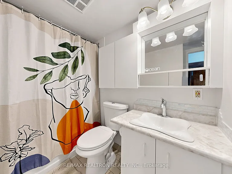 326 Major Mackenzie Dr E #307 — Photo 33