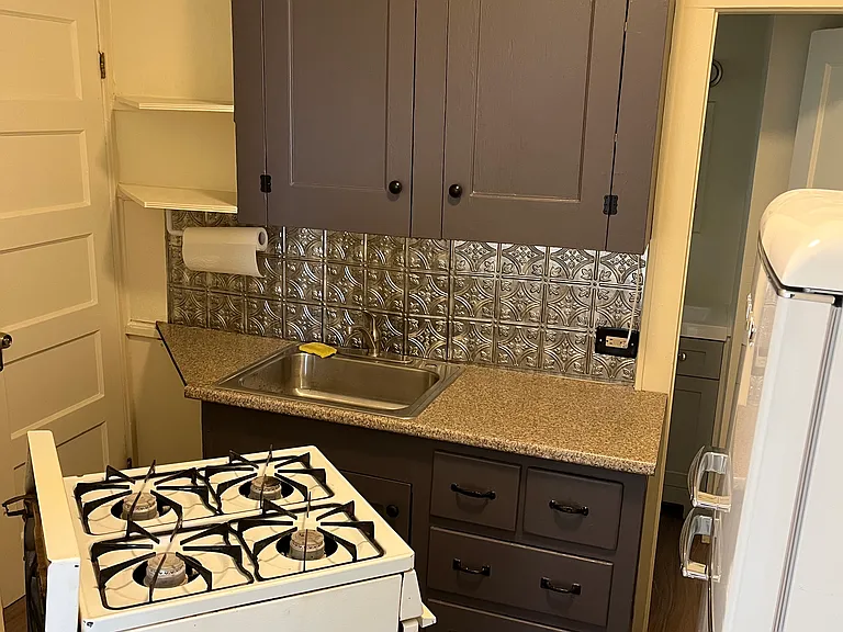 47 Laurel St #1 — Photo 7