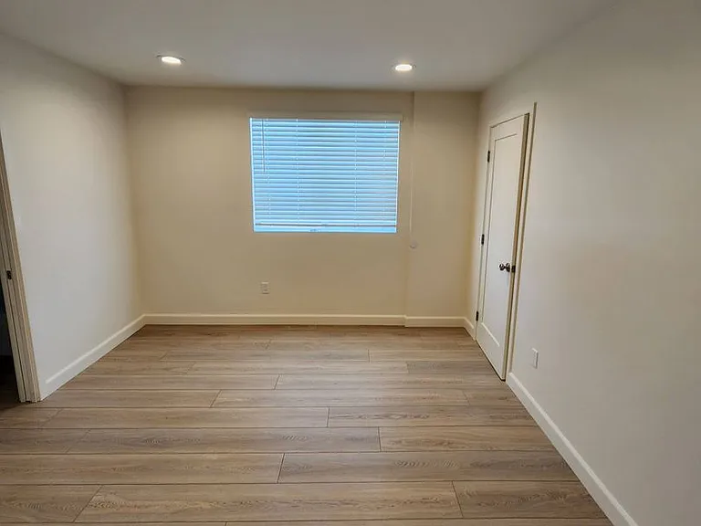 1531 Burton Street — Photo 6