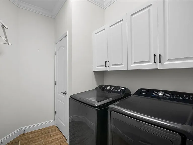 6934 Avalon Cir #405 — Photo 11