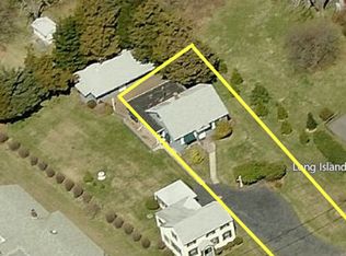 25025 Main Rd, Cutchogue, NY 11935