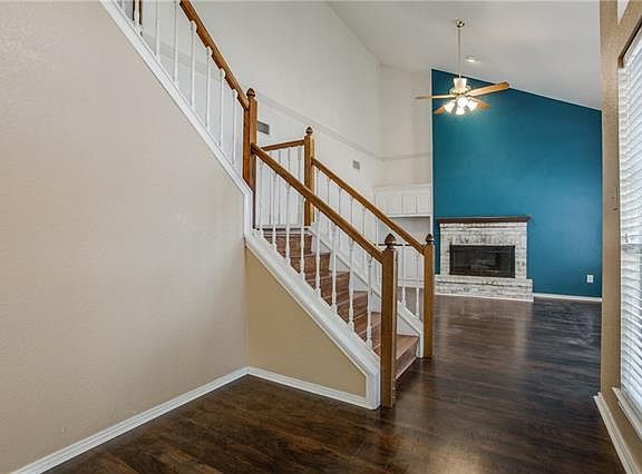 5th image of 108 Carriage House Way