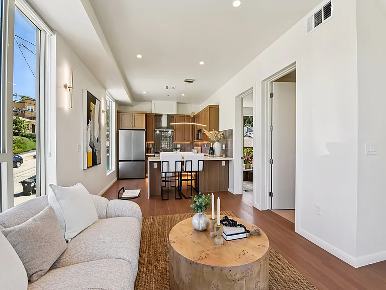 6160 Oak Crest Way — Photo 3
