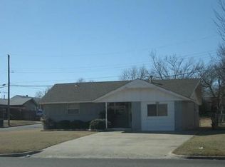 129 S Janeway Ave, Moore, OK 73160