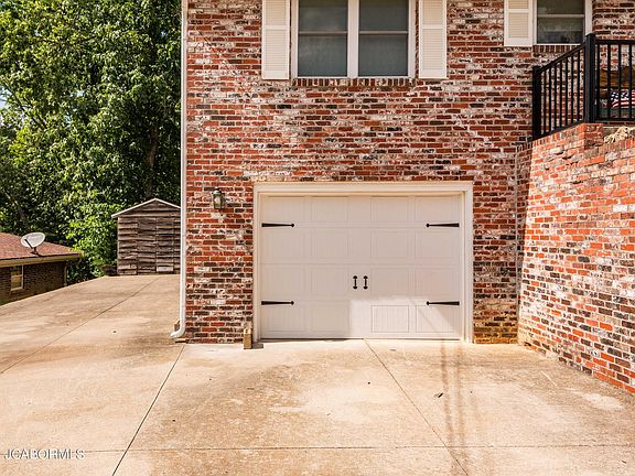 5th image of 2904 Sue Dr