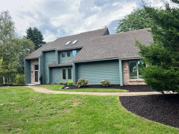 W253S11030 Hunters COURT, Mukwonago, WI 53149