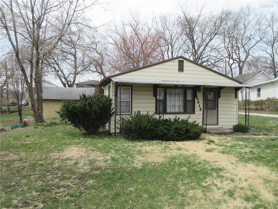 A covered front porch welcomes you home!