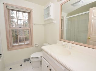 840 E Donges Rd, Bayside, WI 53217