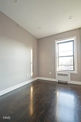 Rented by MNS | media 10