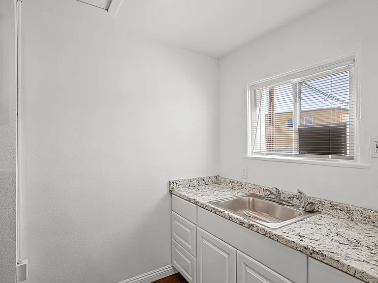 605 E Williams St #2 — Photo 6