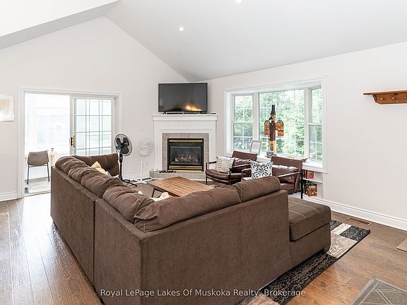 5th image of 49 Pinetree Rd