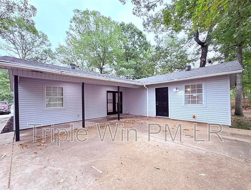 4 bed, 2.0 bath, 1955 sqft, $1,750 — Photo 2