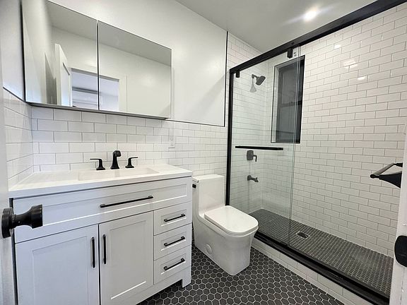 5th image of 3121 43rd St #2