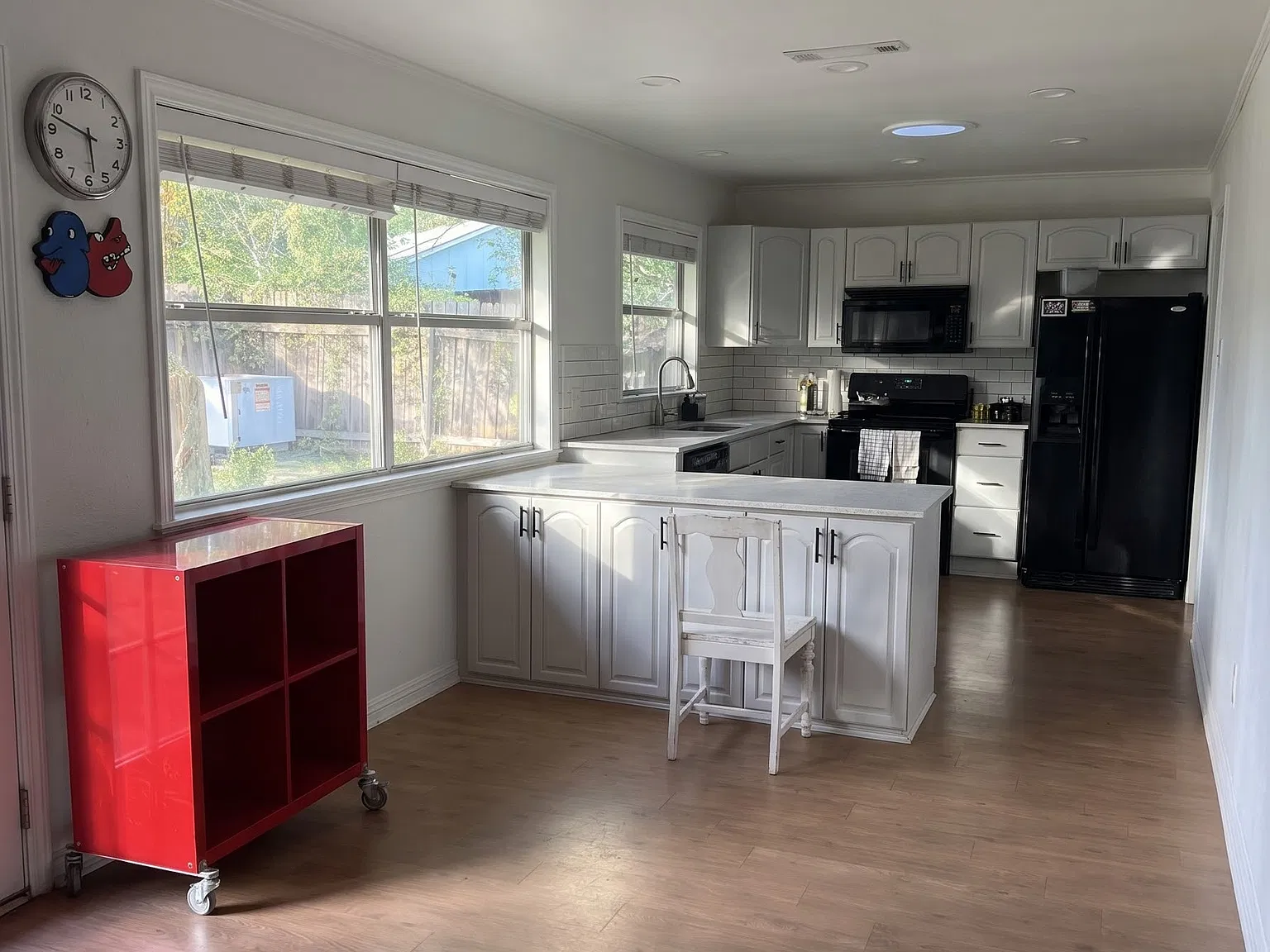 3 bed, 1220 sqft, $1,800 — Photo 3