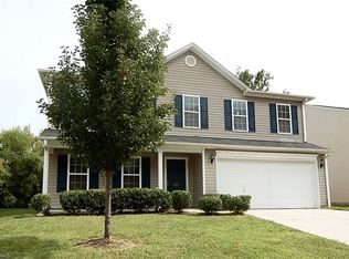 813 Forest Crest Dr, Greensboro, NC 27406