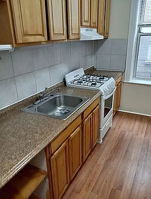 5th image of 524 40th St #2FT