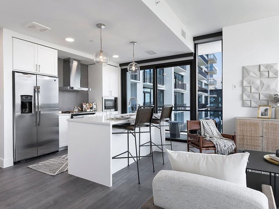 1st image of 90 Red River St #1516