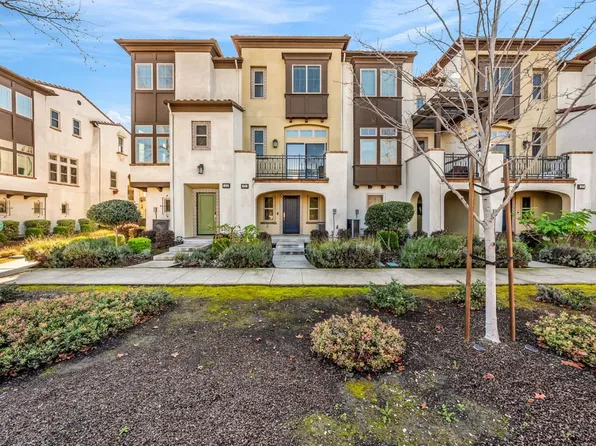 121 Fairchild Dr, Mountain View, CA 94043