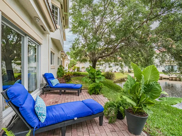 536 7TH Square #103, Vero Beach, FL 32962