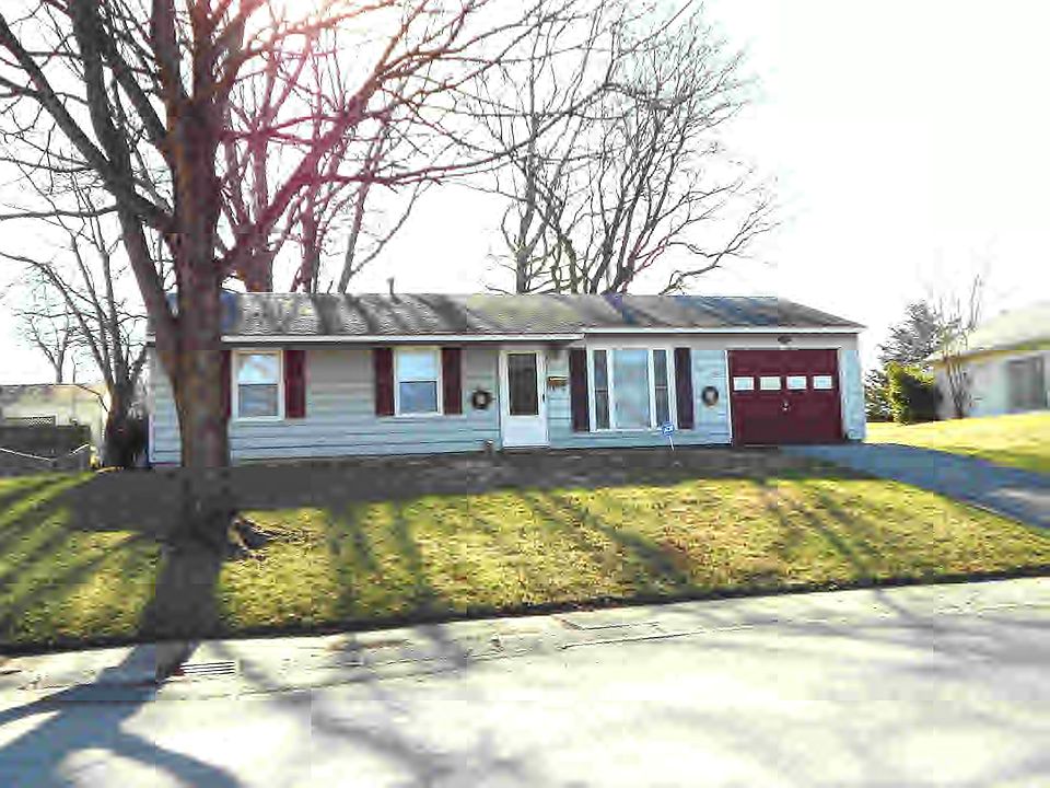 1st image of 904 Holiday Dr