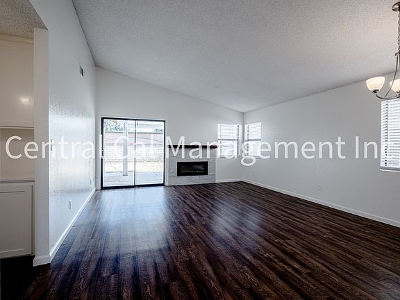 3rd image of 9904 Cimarron Trails Dr