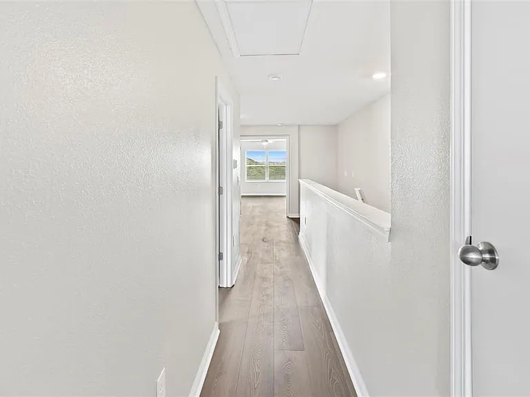 15504 Florence Hollow Pl — Photo 32