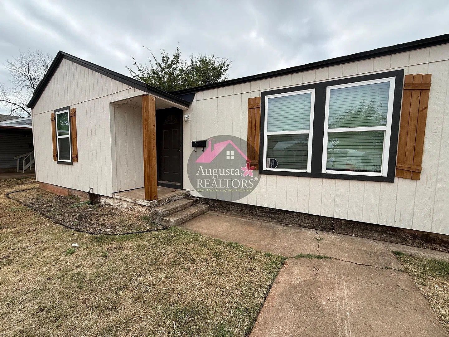 Adorable 3 bedroom home in Abilene! — Photo 2